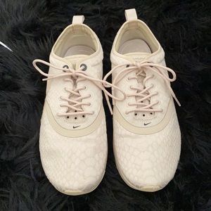 Women’s Nike size 7 sneakers